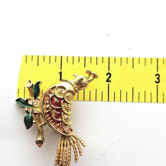 Vintage COREL Shape Brooch Red and Green enamel Gold tone Bird brooch READ - Picture 4 of 5